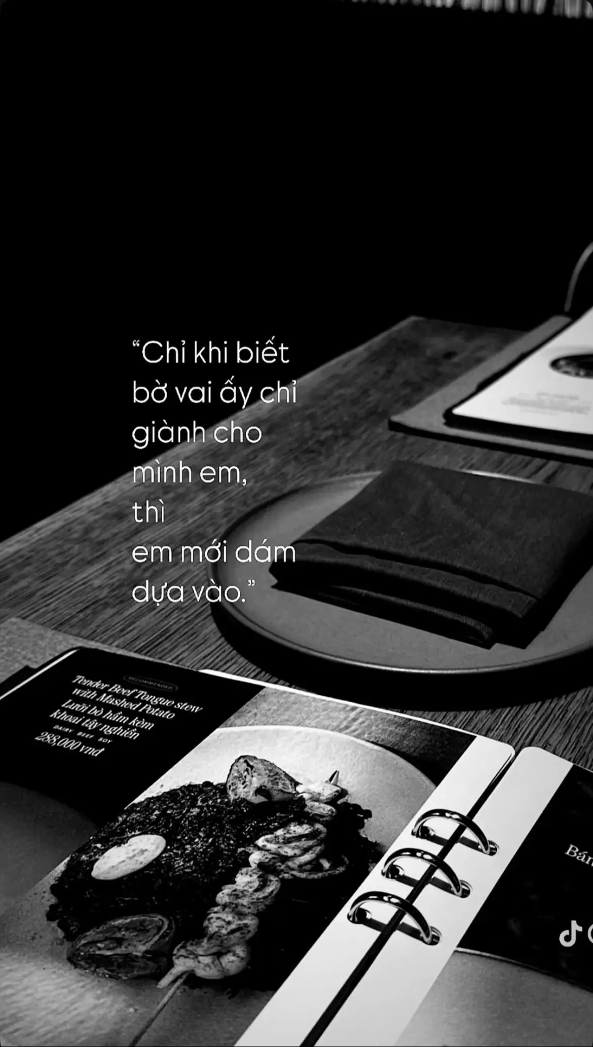 Đừng biến trái tim mình thành nơi ai cũng có thể ghé qua💐💐