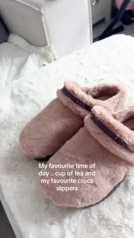 Your feet deserve this 😍 2-day Crocs slipper SALE is on now 🙌 @CROCS UK  #crocsuksuperbrandday  #crocsslippers  #crocsandsocks  #crocsgang  #tiktokmademebuyit  