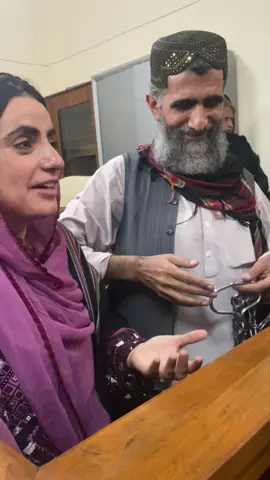 Remand amara nahe judge ka chal raha hai #Balochistan #MahrangBaloch #beebowBaloch #GulzadiBaloch #sammiBaloch 
