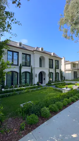 A home you can’t wait to come home to — where the backyard feels like a private escape every single day. 🌿✨ #luxuryoutdoorliving #dreambackyard #backyardtransformation #resortstyleliving #outdoorlivingdesign