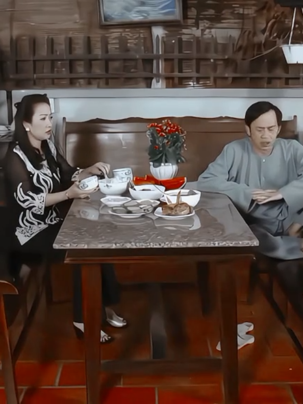 : Không ổn rồi không ổn rồi 🤣 #phimhay #xuyns🍰 #edit #hoailinh #tiaoiconmuonlayvoroi 