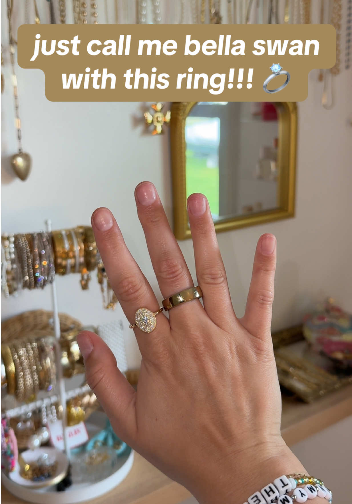 the way I bought this so fast when I saw it 💳💥💥💥 #goldjewelryaesthetic #twilighttok #bellaswan #affordablejewelry #ringtok 