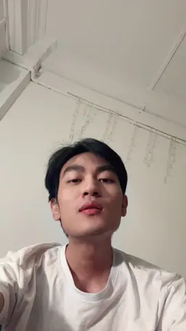 ကိုမေနိုးကြီးရဲ့ တယ်လဖုန်း 