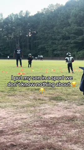 On todays episode of football moms😂#fyp #viral #football #blowthisup #mom 