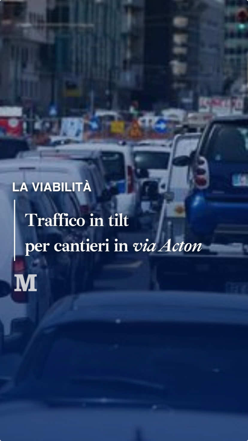Continua il caos traffico su via Acton a Napoli. A causa di alcuni cantieri straordinari installati all'esterno della Galleria Vittoria, centinaia di automobilisti sono rimasti bloccati per ore nel traffico cittadino. Gli interventi rientrano sul piano di interventi messi in piedi dal Comune per il miglioramento del manto stradale. #ilmattino #viacton #napoli #cronaca #traffico #lungomare