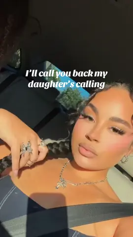 I’ll call you back I gotta take this🤣 #plugcallin #daughter #MomsofTikTok 