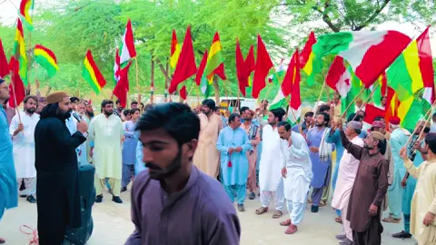 سبی   د 8م سپتمبر د پرامنه هړتال باندې د سرکار لخوا لاټهي چارج، شيلنګ او ناروا ګرفتاريو په خلاف د آل پارټيز لخوا احتجاجي مظاهره   8 ستمبر کے پهیه جام اور شٹر ڈاون هڑتال کے دن حکومتی تشدد,گرفتاریوں 2ستمبر کو شاهوانی اسٹیڈیم میں صوبے کی اعلی سیاسی قیادت پر ریاست کی سرپرستی میں خود کش حملے کے خلاف  پریس کلب سبی کے سامنے  بڑی احتجاجی ریلی سینکڑوں افراد شریک هیں۔