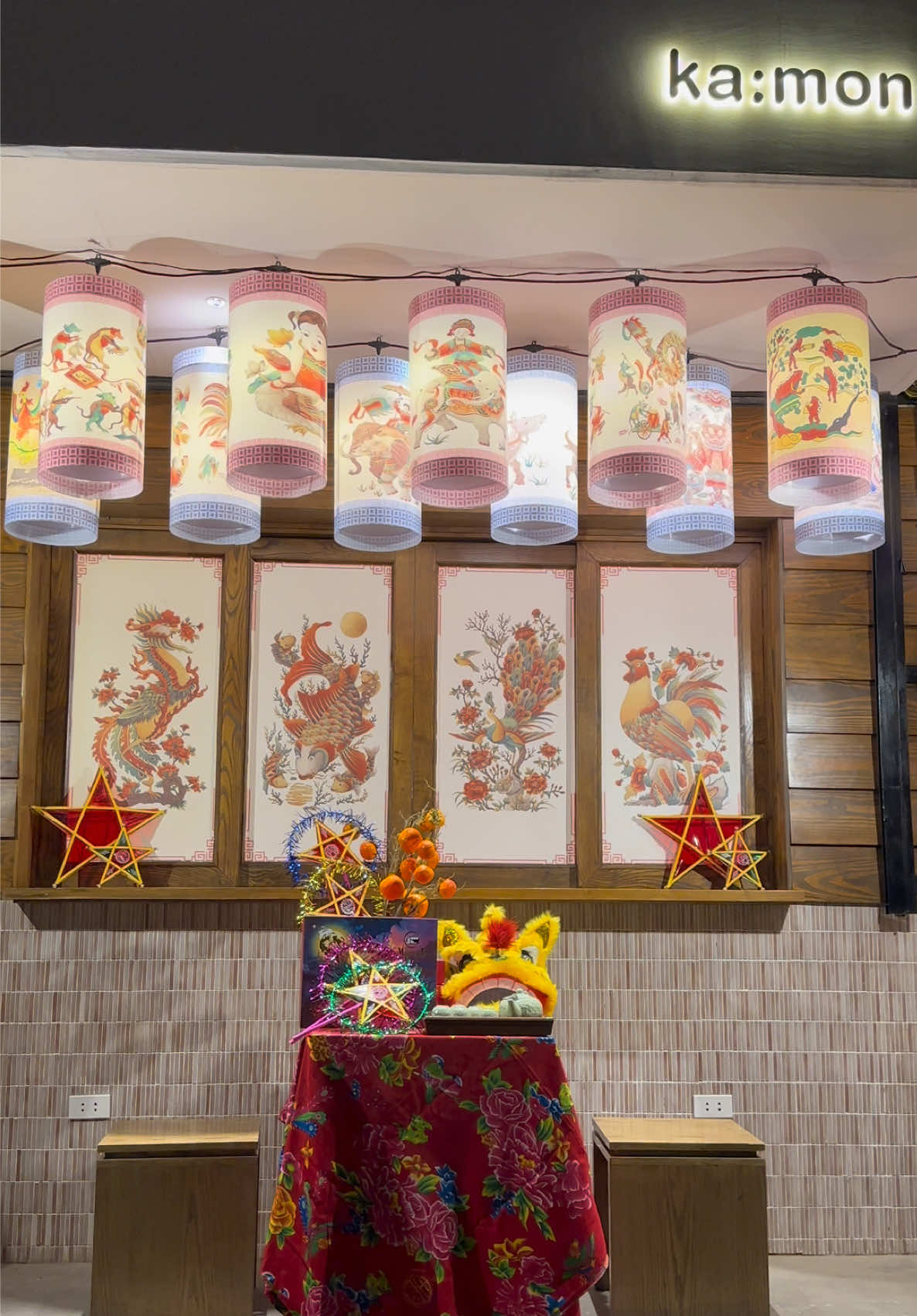 Tới ka:mon check-in và tham gia workshop vẽ đèn lồng cùng chúng mình nhé 🫶🏻🫶🏻🫶🏻 Đừng quên chúng mình còn tặng đèn ông sao nhân dịp Trung thu này nữa đó nha ♥️♥️♥️ #trungthu #decortrungthu #cafehanoi #kamonkafe 