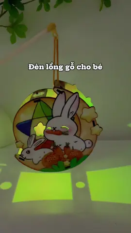 Đèn lồng trung thu cho bé với chất liệu gỗ nhẵn mịn, bóng loáng, nhiều hoạ tiết lựa chọn cho bé. #mevabe #denlongtrungthu #denlonggotrungthu #maihuyenanh #mebetik 