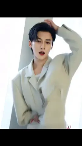 jiang sekali nya ikut tren lincah nya ngalahin Eliot 🤭🤭#qiudingjie #huangxing #jiangheng #lipeien #abodesire 