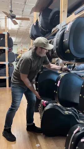 What’s in the case? A standout guitar with exceptional inlay work Find this special guitar and more at Elderly.com #martind42 #martind42special #martinguitars #acousticguitar #eastindianrosewood #sitkaspruce #forwardshiftedxbracing #dickboak #pearlinlay #specialeditionguitar #boutiqueacoustic #tonechasers #collectorsguitar #guitarsofinstagram #OldTownLansing #ElderlyInstruments