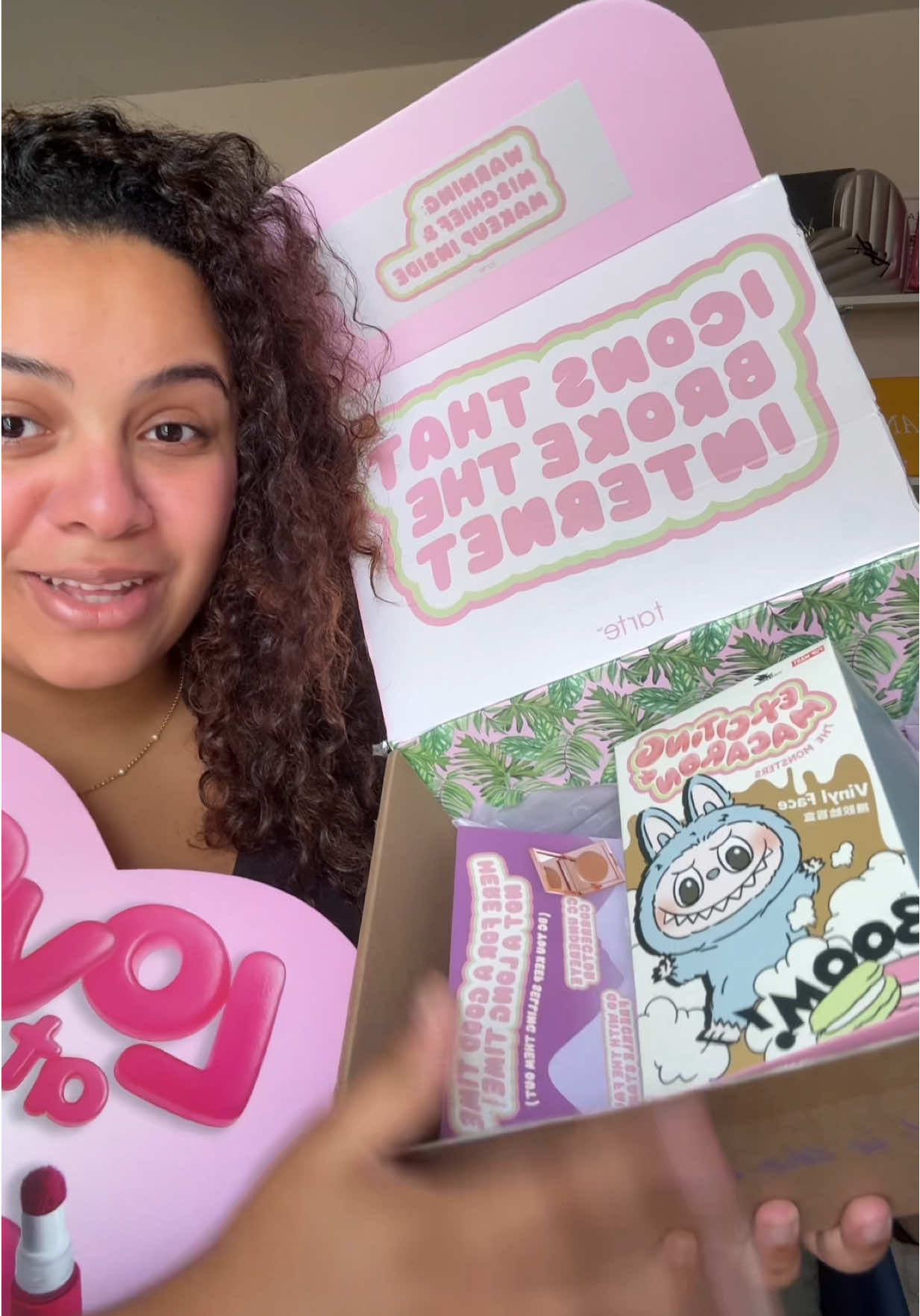 J’adore mdrr et vous ?  Merci @tarte cosmetics 💜 #unboxingvideo #makeup #makeuphacks #influencer 