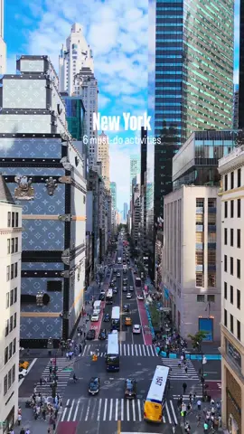 Nous qui adorons les randonnées, les montagnes et la nature, New York a su nous faire aimer la ville 🇺🇸🗽 De la statue de la liberté au Brooklyn Bridge en passant par la 5ème Avenue, du mythique Times Square au paisible Central Park sans oublier de passer au Summit One Vanderbilt pour une vue à couper le souffle sur New York 🏙️✨ Tout dans cette ville est hors norme et pourtant, on s’y sent tellement bien 😍 💌 Commente New York 2025 et on t’explique comment voir la statue de la liberté gratuitement ✨ 👉 Enregistre ce post pour ton prochain voyage et tague la personne avec qui tu aimerais visiter 📍New York  - We’re usually all about hiking, mountains, and nature — but New York City totally won us over 🇺🇸🗽 From the Statue of Liberty to the Brooklyn Bridge, strolling down Fifth Avenue, taking in the lights of iconic Times Square, relaxing in peaceful Central Park, and catching that breathtaking view from Summit One Vanderbilt 🏙️✨ Everything in this city is on another level — and somehow, it just feels right 😍 💌 Comment “New York 2025” and we’ll tell you how to see the Statue of Liberty for free ✨ 👉 Save this post for your next trip and tag the person you’d love to explore 📍New York with! #nyc #newyork #newyorklife #newyorkcity #fyp 