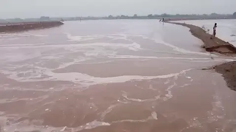من قناة الماوي أحد قنوات المجموعه الوسطي الرئيسيه ومن قناة جحره المباركه الفرعيه صباح الاربعاء 10/9/2025  #وادي_زبيد #تهامة_الخير #سيول_اليوم #أمطار_الخير #فيضانات