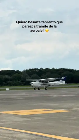 Bendita aerocivil 🙂‍↔️#pilotlife #beso #aviscioncomercial #medellincolombia 