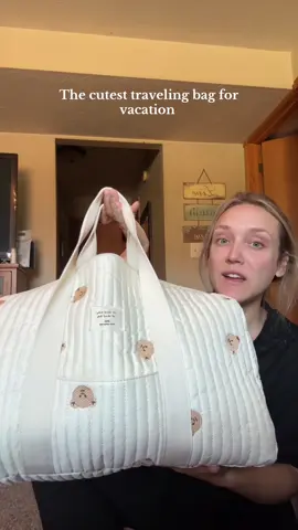 The cutest bear bag for traveling, I used it for my hospital bag but now use it for vacations! #bag #tiktokmademebuyit #packinghacks 