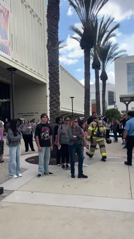 Just another casual day at Cal State Fullerton… #csuf #calstatefullerton #collegelife #college 