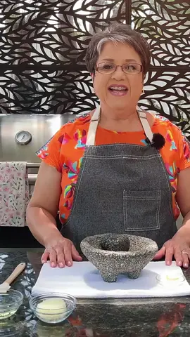 Arroz Blanco Mexicano // How to cook perfect rice ❤️ 1 C. Jasmine Rice (rinsed) 2 Tbsp cooking oil 2 large Garlic cloves 1/4 cup chopped onion 1/2 water (for molcajete) 1/4 chopped carrots 1/4 frozen corn or (fresh or canned) 1/4 frozen peas 1 Tbsp Chicken Bouillon (Knorr) 1 3/4 C. Hot water #rachelcookswithlove #rachelrecipe #cooking