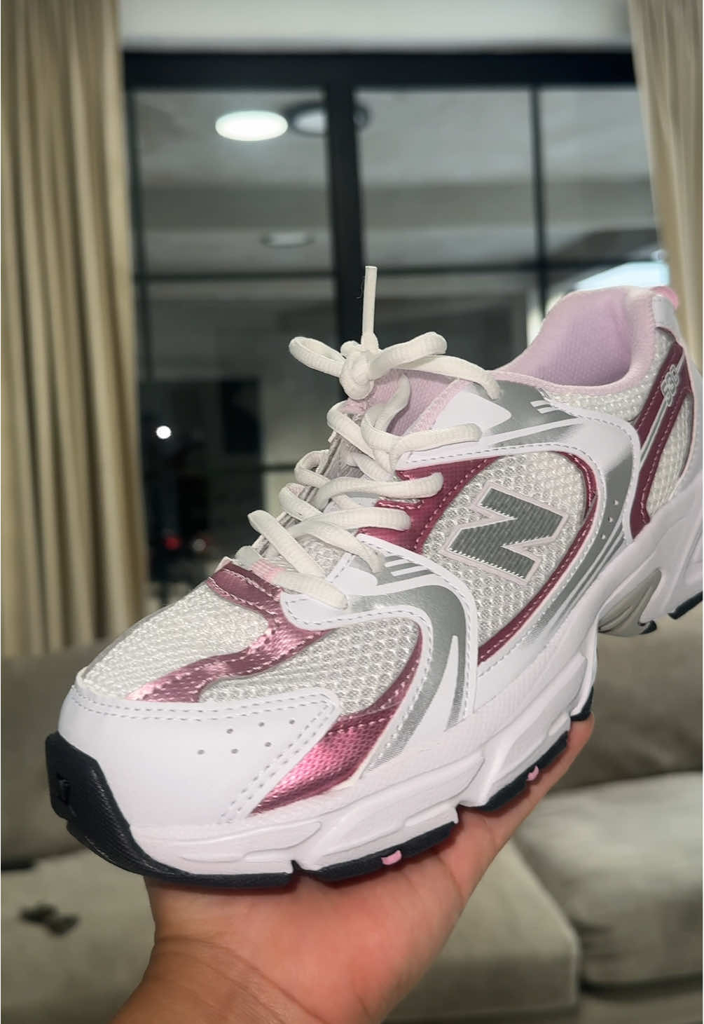 New balance 530 en color rosa😍  #newbalance #newbalance530 #sneakers #tiktokshop #tiktokshopmademebuyit 
