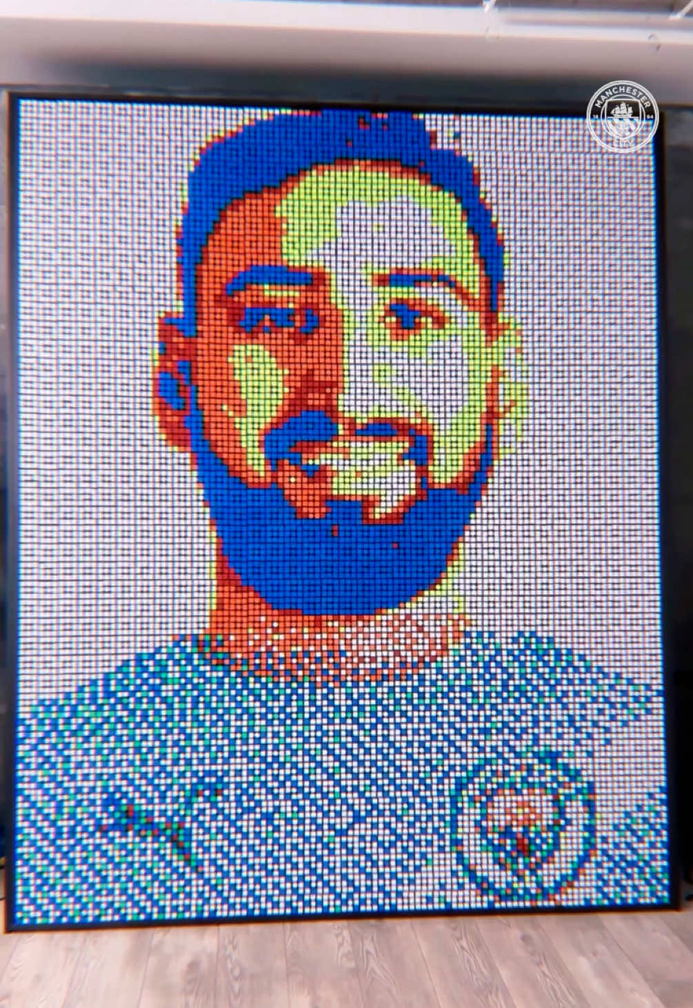 Building a masterpiece 🧱🧤 @Alex Ivanchak (Rubik) #Donnarumma #ManCity #Football #Art 