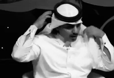 وانت ياللي ماعليك خلاف وايامك سعاده   تدري ان حالي عليها خلاف لامن غبت مده   التفت لي وش كسبت من الهجر والصد عاده   لا تعوض ضد منهو يعشقك والوقت ضده   قد عطيناك المحبه والزعامه والسياده   وانت بالله وش عطيت اللي عطى حتى ترده   ادري ان الله عطاك من الحسن من كل غاده   ياجمال من بغى يوصف وقف عند حده   ما بغيت ابكي على ذكرك بس الله راده   سالت الدمعه ودمع العين من يقدر يلده #fyp #foryou #viral #حمد_صالح #حمد_المري 