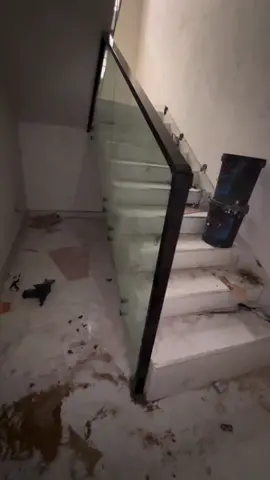 10mm plain glass staircase railings install and delivered. #staircase #railing #glass #interior #interiordesign #luxury #luxuryhomes #homedesign #viral 