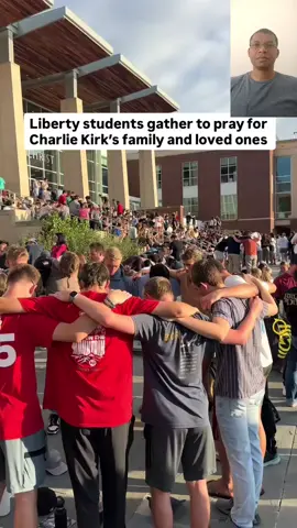 Um dia após ao brutal assassinato do servo de Deus Charlie Kirk's milhares de jovens se reúnem para orar. Que Deus console a sua família e amigos #charliekirk @RealCharlieKirk #TurningPointAction #Triunfante  #TurningPointFaith