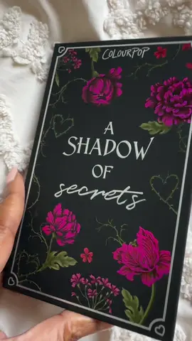 ColourPop A Shadow of Secrets eyeshadow palette ✨🖤 #colourpop #colourpopcosmetics #eyeshadowpalette 