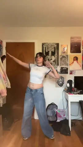 FULL PEACEMAKER DANCE!!! i genuinely spent 2 hours learning this and i was sweating so bad Bro forgot to not sing at the end... I tried to mostly follow vigilantes part but tbh its so hard with all the angles The vigilante cosplayer who did this all made it look so easy 😭😭 THIS SONG IS SO GOOD I WILL NOT ACCEPT ANY CRITISM OF IT and im so hype for tonight's episode!!!!!  #comic #peacemaker #adrianchase #vigilante #dc 