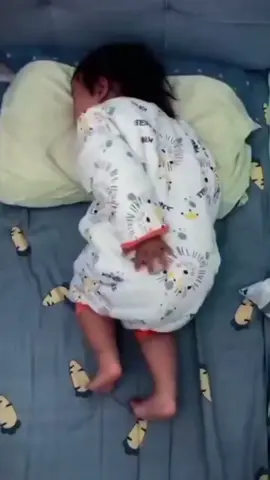 #funnybabys #babysvedio #foruyou 