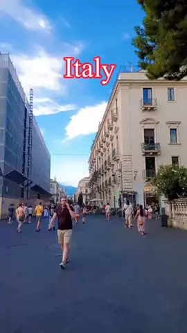 Italy #foryoupage❤️❤️ #videoviral #tik_tok #maxwaseem @TikTok LIVE Indonesia @TikTok @Max.Travelling 