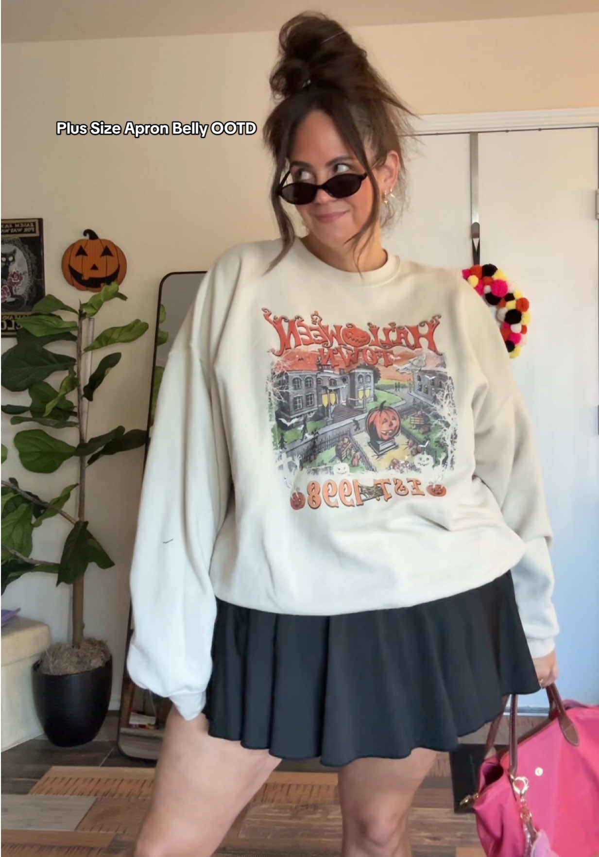 This is my outfit of the day as a plus size mom with an apron belly. See ya 👋 #plussizetiktok #plussizemom #apronbelly #apronbellybaddies #plussizeootd