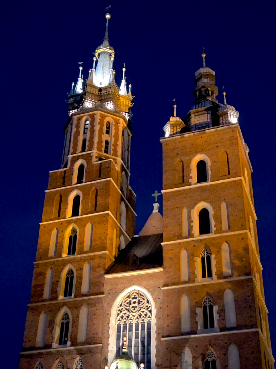 Hejnał Mariacki #Krakow #Poland #architecture #church #MainSquare 