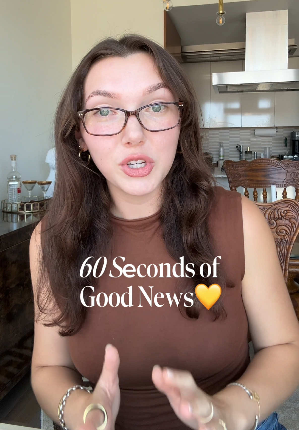 One minute of good news to give you a break from the negativity, the violence and the hate that we see online everyday 💛 #positivity #goodnews 