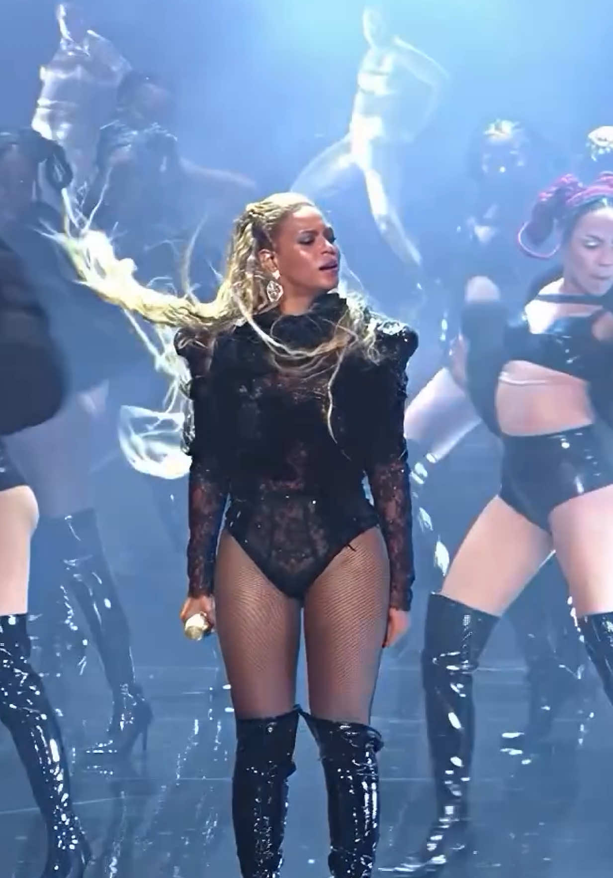 one of the most iconic formation performances ever. #beyoncé #fyp #formation #beyhive #performance 