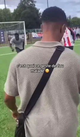 c’est quoi ce petit pont du futur , aucune peine 😳 #fyp #footballtiktok #viral #soccertiktok #memes 