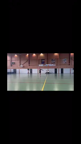 parce que tout le monde mérites d’avoir une athlète aussi bosseuse, aussi persévérante et autant amoureuse de son sport. À ces 6 merveilleuses années à tes côtés, aux échecs mais aussi aux réussites tu as toujours su me rendre fière de toi. Je n’oublierai jamais la hargne que tu avais à chaque compétition. Passée de minime N3 à junior N1, tu l’as fais, tu peux être fière de toi, moi je le suis et je le serai toujours. Merci pour ta confiance, pour les larmes de tristesse mais aussi celles de joie, d’avoir pu t’emmener là où je n’aurai jamais pensé, merci d’avoir été au dessus de mes attentes, tu resteras ma plus belle réussite sportive. Je t’aime @M ❤️‍🩹