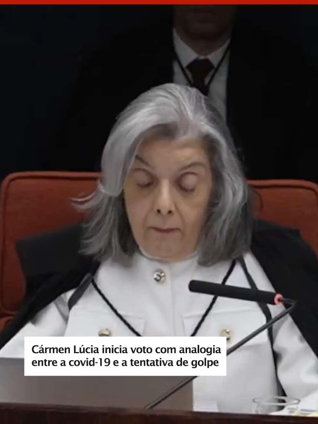 #TramaGolpista | A ministra do STF Cármen Lúcia, no início do seu voto, fez uma analogia entre a pandemia da Covid-19 e o atentado de 8 de janeiro. “Desde 2021, além da provação mundial da pandemia de covid-19, novos focos de pesares sociopolíticos brotaram nestas terras a partir de estratégias e práticas voltadas a objetivos espúrios. [...] Práticas que comprometeram, ou que se conduziram na tentativa de abolição do Estado democrático de direito”, disse a ministra. Assista à transmissão completa e acompanhe em tempo real a cobertura de #VEJA sobre o julgamento do golpe no STF. #carmenlucia #stf #julgamento