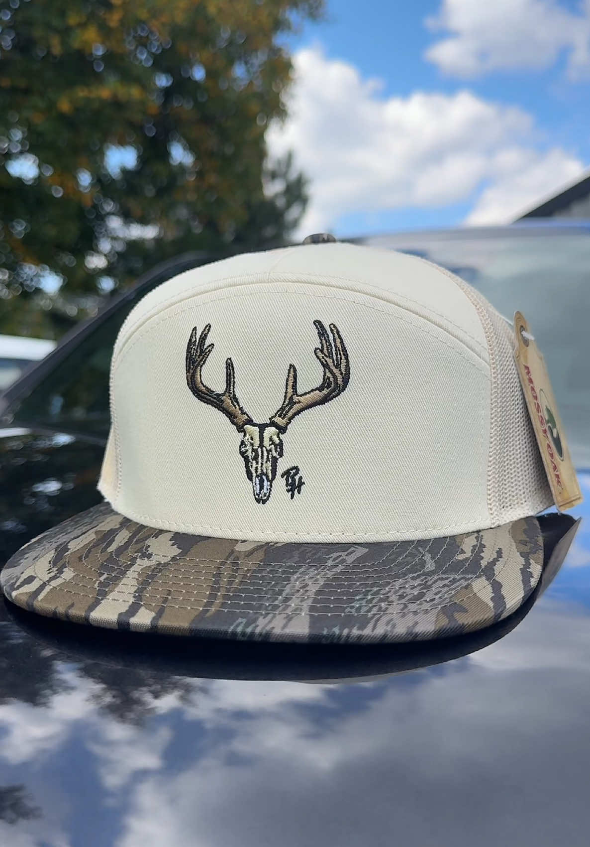 Classic 🫡 #truckerhat #deerskull #mossyoak #hatwall #fyp 