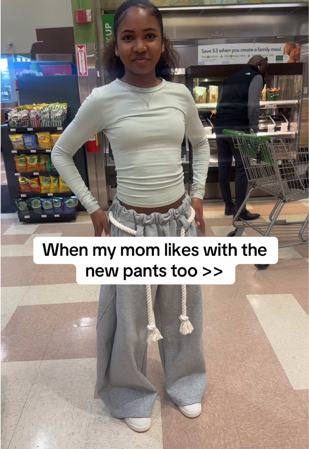They look gooodd #aelfriceden #tiktokshopfinds #joggingpants 