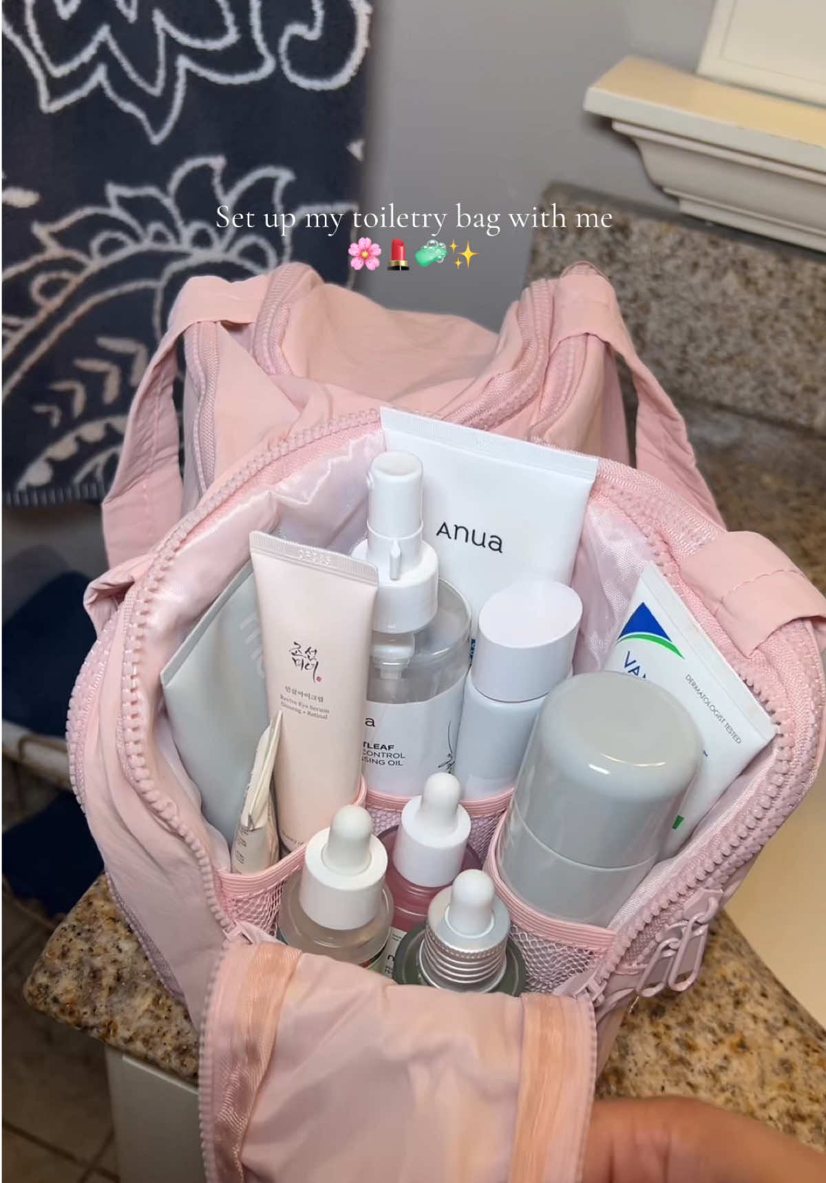 The way this bag holds my entire life 😭✨ #travel #travelbag #toiletrybag #bagsmart 