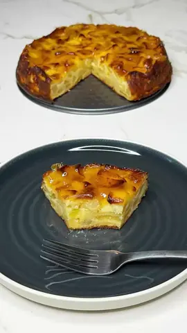 Mucha manzana y poca masa la receta ideal. Muy fácil de hacer, con pocos ingredientes y es una delicia.  La receta paso a paso y con todos los detalles está disponible en mi canal de YouTube tazi_oficial el enlace está en mi perfil suscríbete si aún no lo has hecho para que no te pierdas ninguna receta nueva.  • • • #viral #tik_tok #fyp #recetas #manzana 