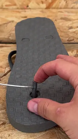 Creative way to fix a flip flop #goviralvideo #fyp #viral_video 