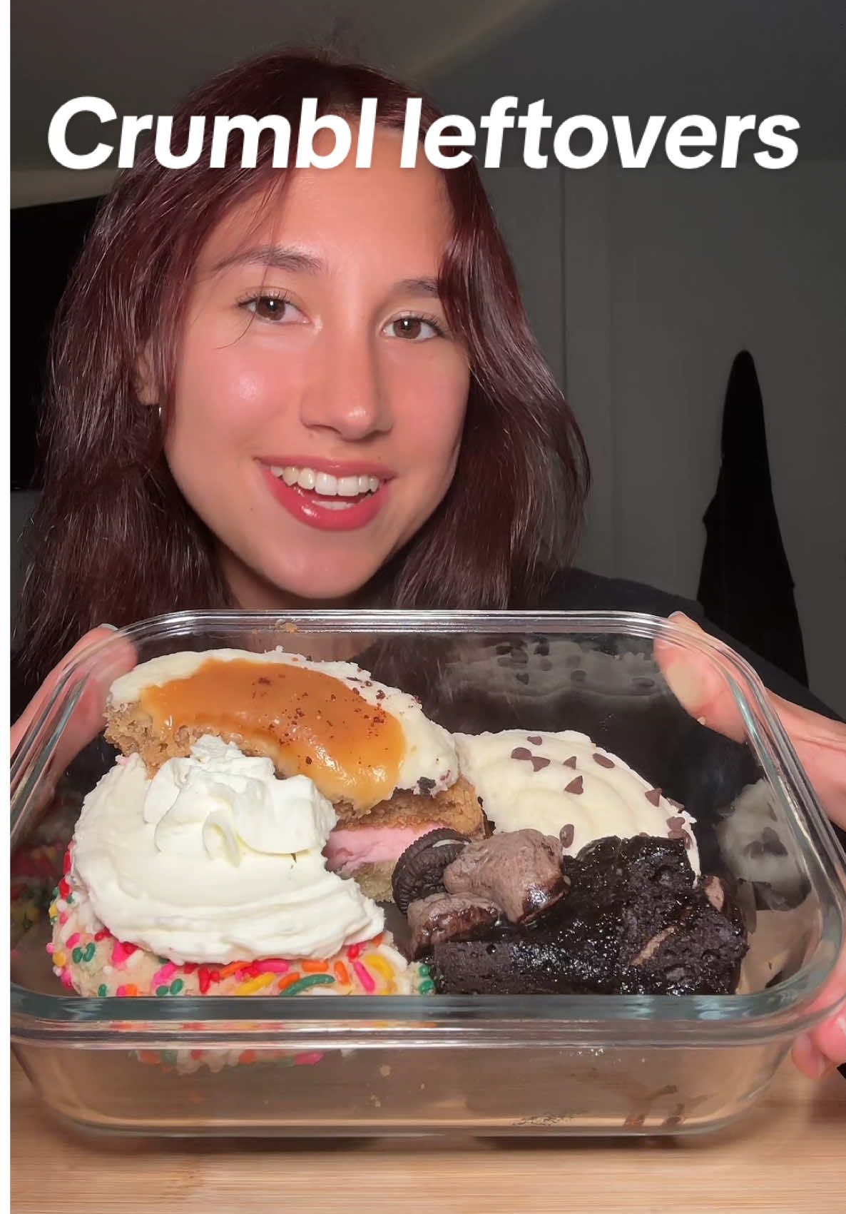 Leftover crumbl mukbang!💓 #crumbl #cookies #crumblcookies #mukbang #asmr 