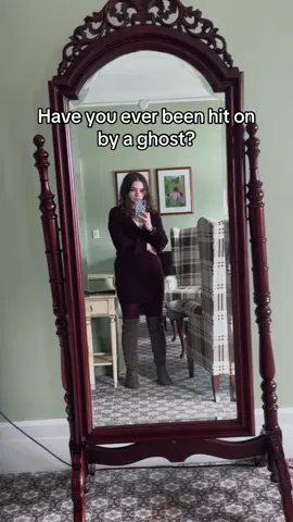If you’ve ever wondered if ghosts are watching you while you shower…here’s your answer😅 #haunted #paranormal #paranormalinvestigation #ghosts #ghoststories 