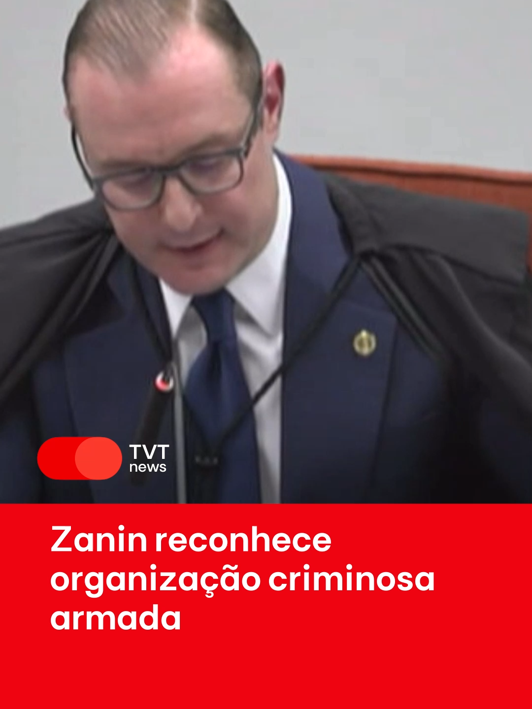 BOLSONARO | O presidente da Primeira Turma do Supremo Tribunal Federal (STF), Cristiano Zanin, condenou Bolsonaro e aliados pelo crime de organização criminosa no julgamento da trama golpista. O ministro afirmou: 