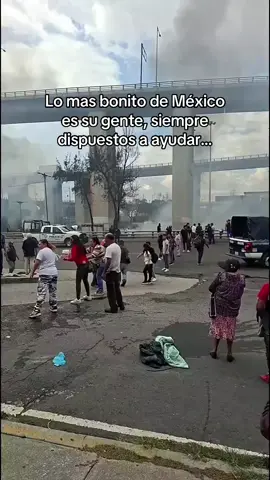 Lo mas bonito de México es su gente, siempre dispuestos a ayudar… #México #fyp #ffyyypp #familialatina #mexicanos #Iztapalapa #mexico🇲🇽 #somosmexicanos 