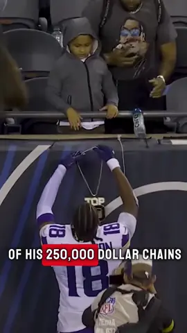 He gave a $250,000 chain to a fan! #fypシ #nfl #vikings #justinjefferson 