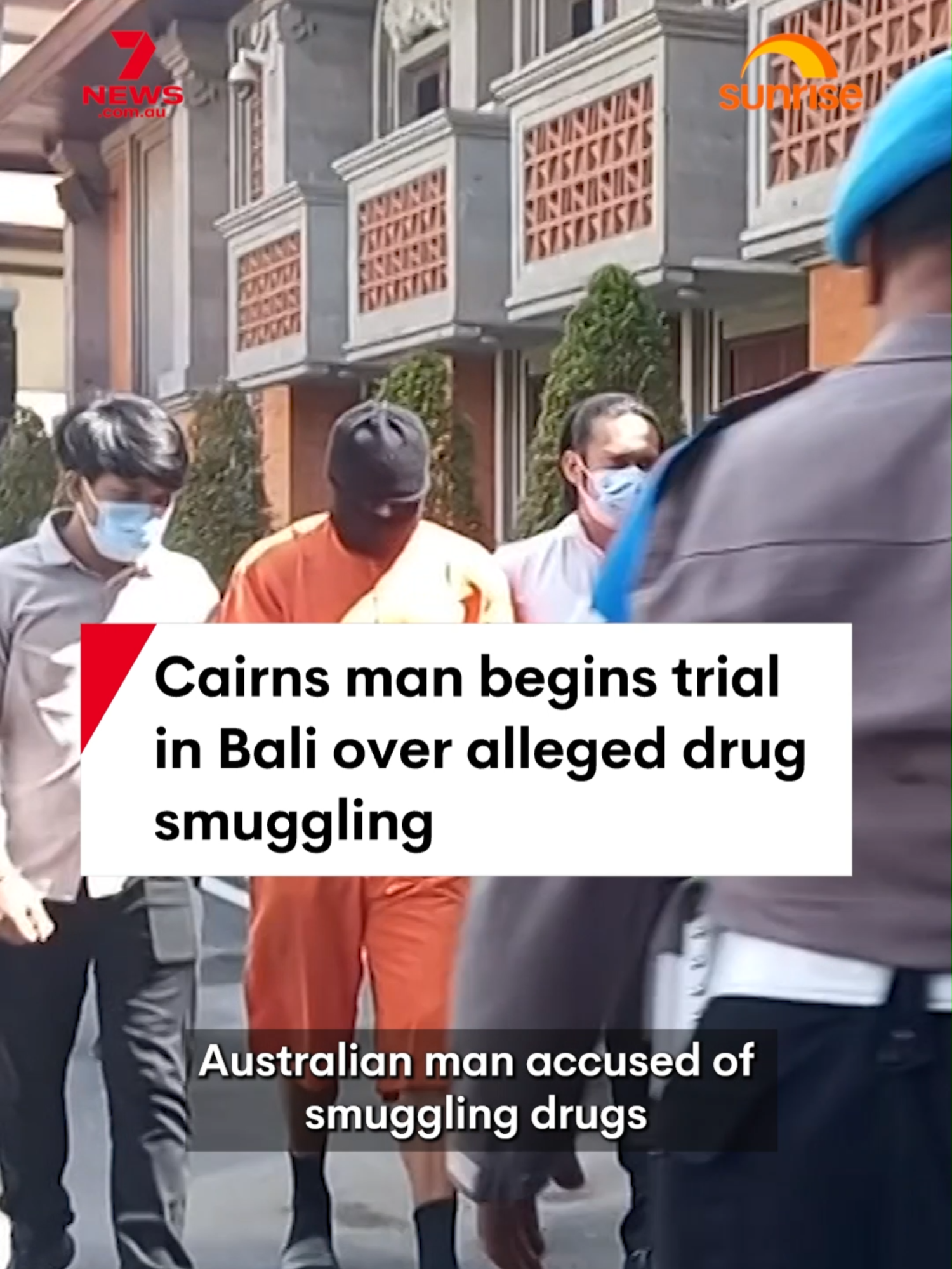 43-year-old Lamar Ahchee has been accused of attempting to smuggle 1.7kg of illicit drugs into Bali in May, a crime which could result in the death penalty. #bali #smuggler #crime #police #trial