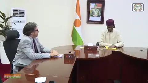 Le Premier Ministre, Ministre de l'Economie et des Finances, Ali Mahamane Lamine Zeine a reçu l'ambassadeur du Royaume de la Belgique au Niger, Guy Léon Hambrouk, qui a présenté ses lettres d'accréditation auprès de notre pays ce jeudi 11 septembre 2025 dans la matinée, au Président de la République, Chef de l'Etat. Il s'agit pour le diplomate Belge, de présenter ses civilités au Premier Ministre.  #RTN #Niger #CNSP #Niger #sahel227 